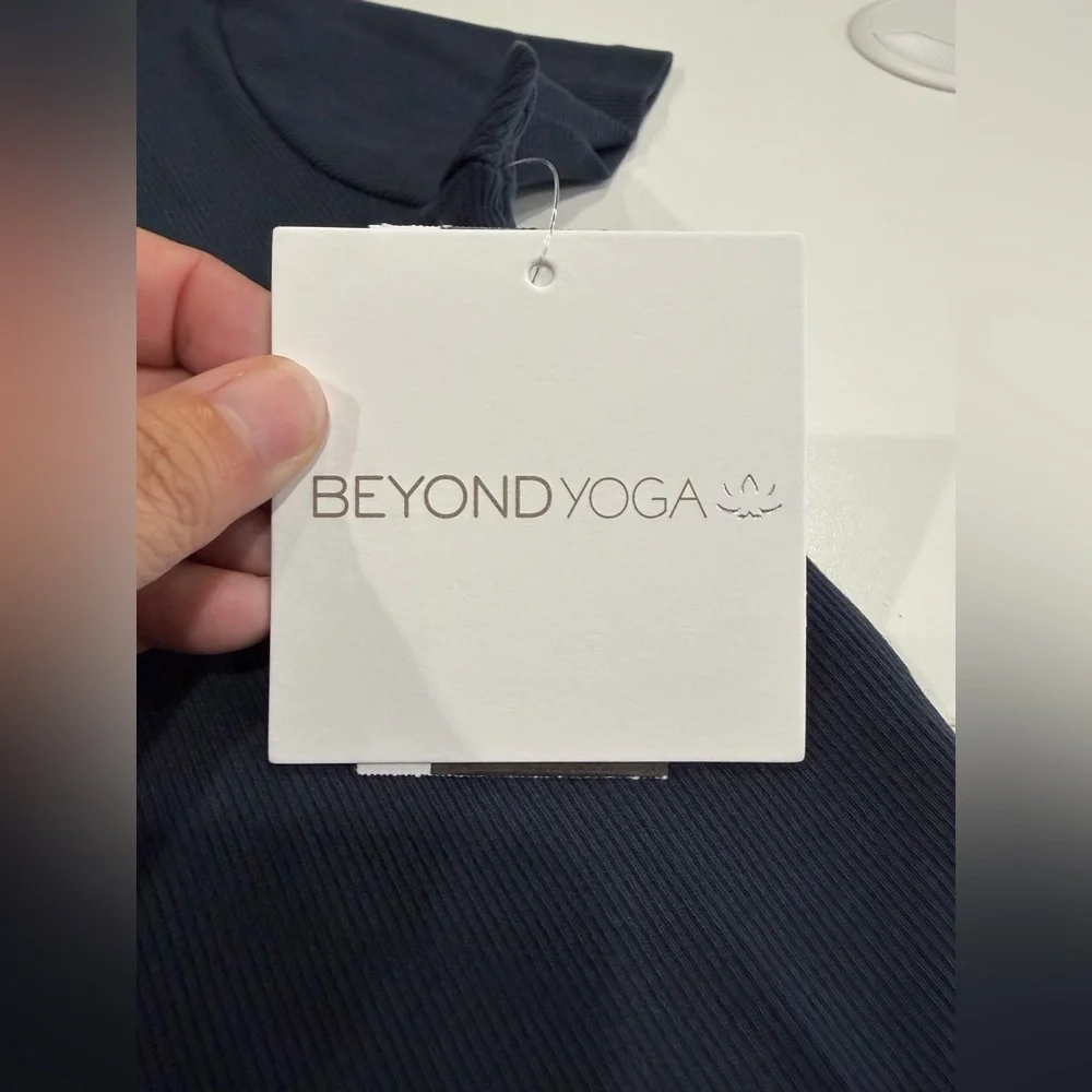 Beyond Yoga Women's Small Rib Baby Tee Nocturnal Navy Blue NWT T-Shirt Cropped - Picture 5 of 8
